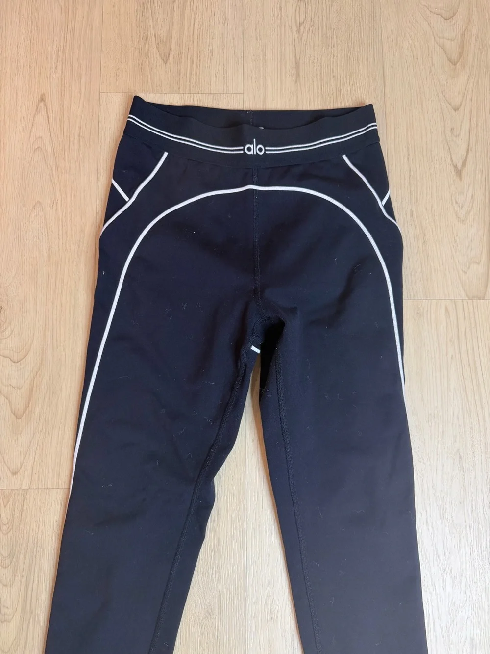 Alo Airbrush High-Waist Heart Throb Legging